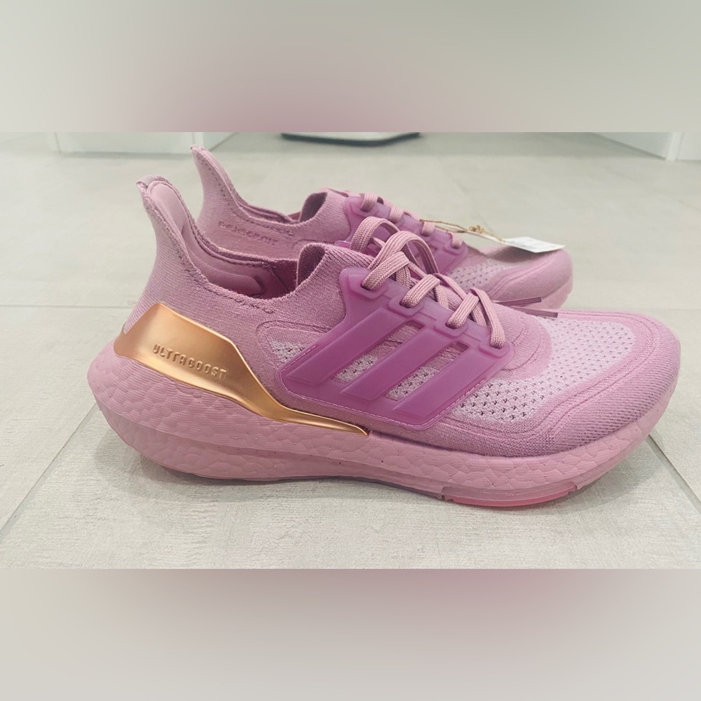 Adidas Ultra Boosts - Picture 2 of 4